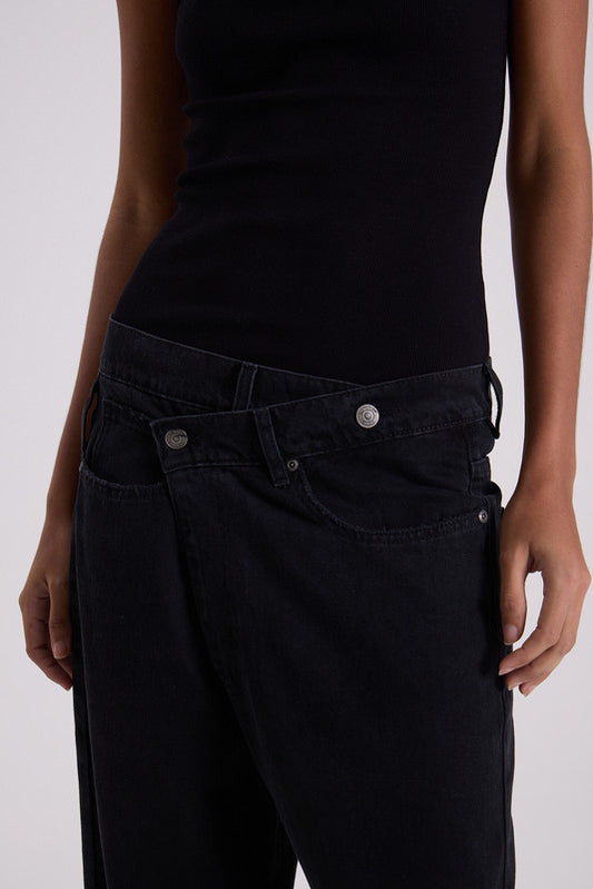 Straight Crossed Corvus