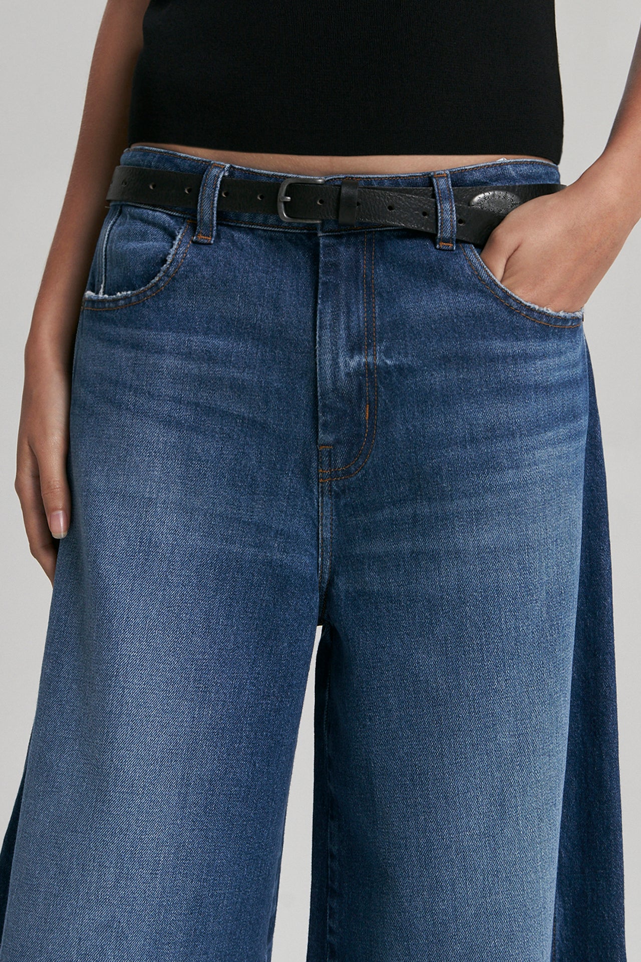 Ultra Loose Straight Tipas