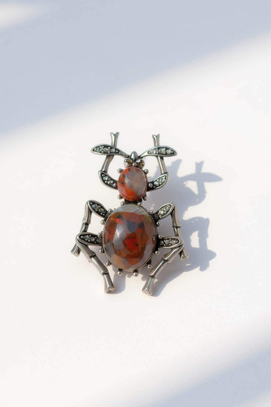 Broche Bug