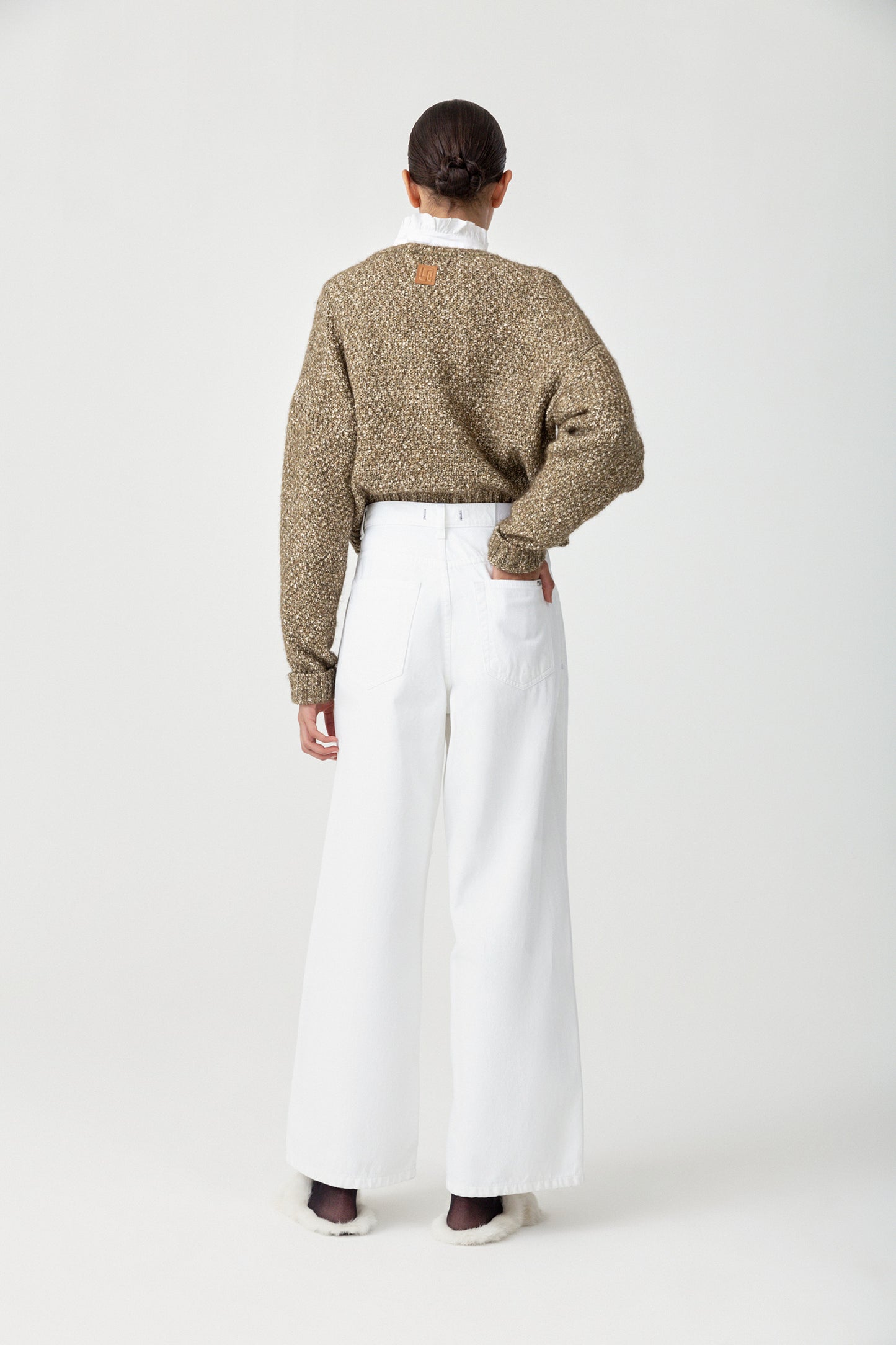 Seventies Brooks Offwhite